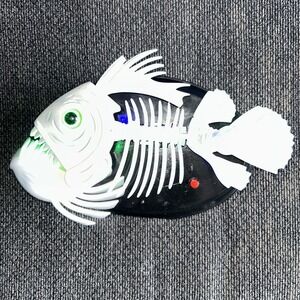 GEMMY TALKING FISH RARE ZOMBIE‎ SKELETON FISH ANIMATED COLLECTIBLE